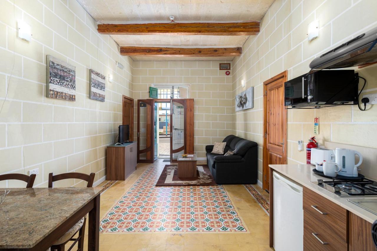 Quayside Apartments Marsaxlokk Exterior foto